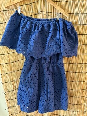 Off-Shoulder Eyelet shirts romper  in Navy Blue